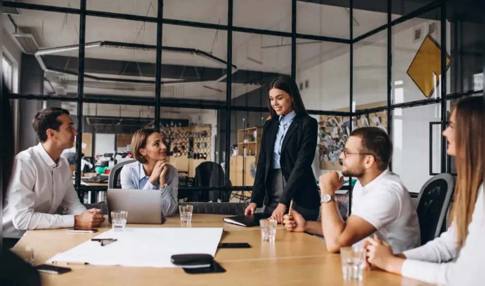 La IA analiza los colores más comunes en el vestuario de personas altamente inteligentes Foto: Oficina Montiel