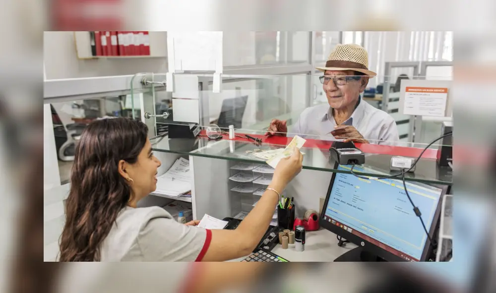 los jubilados de la Oficina de Normalización Previsional (ONP) deben estar atentos a las fechas límite para el cobro de sus pensiones en el Banco de la Nación. Foto: composición LR/Andina