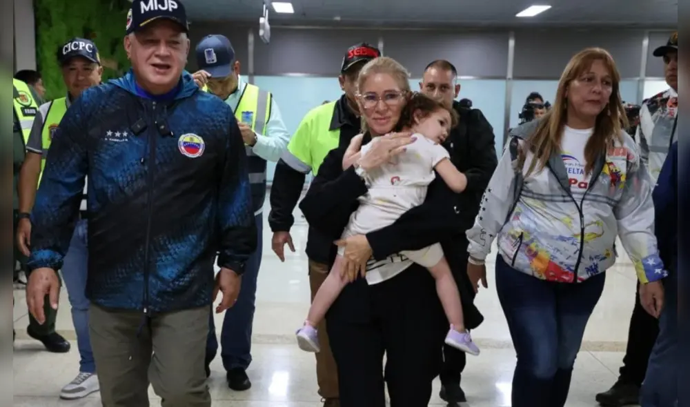 La repatriación de la niña generó alivio en Caracas y se interpretó como un triunfo diplomático tras una intensa presión internacional. La repatriación de la niña generó alivio en Caracas y se interpretó como un triunfo diplomático tras una intensa presión internacional.