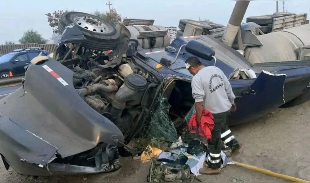 Camión cisterna se volcó alrededor de las 6:30 de la mañana. Foto: Luis Orihuela/X