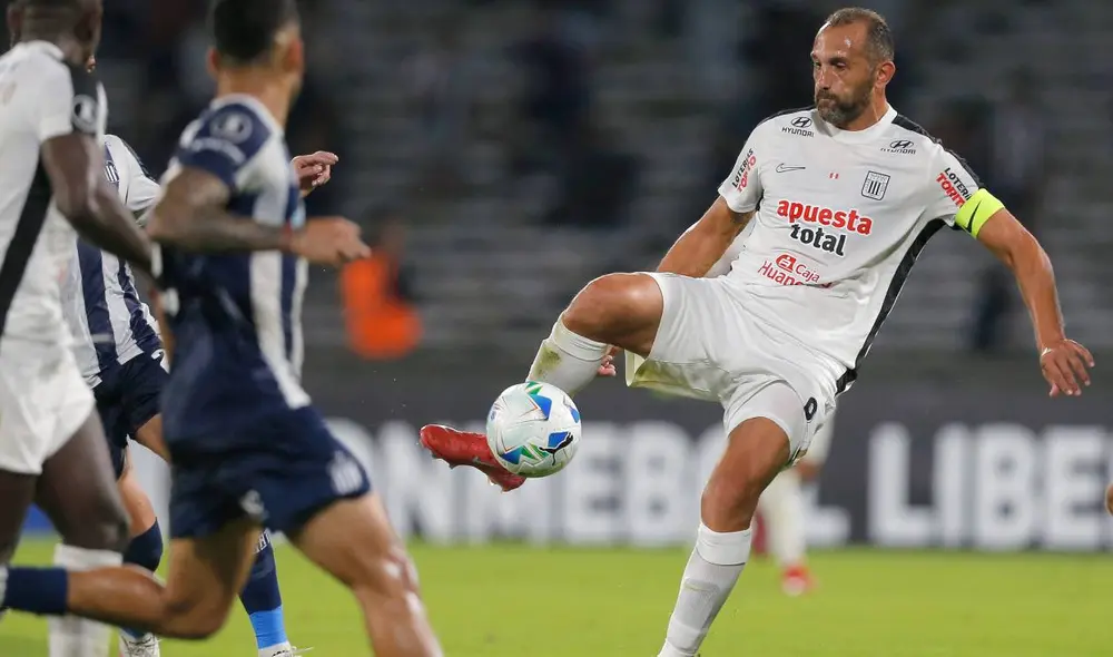 Hernán Barcos ingresó al minuto 60 del partido por Paolo Guerrero. Foto: AFP