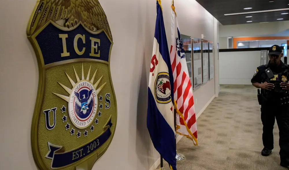 ICE emitió multa a inmigrante hondureña por no obedecer orden de deportación.