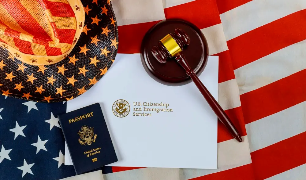 Debes cumplir con todos los requisitos de USCIS para obtener la ciudadanía americana. Debes cumplir con todos los requisitos de USCIS para obtener la ciudadanía americana.