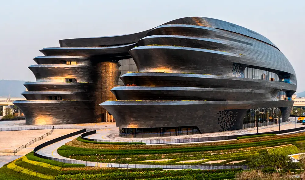 El Museo de Ciencia y Tecnología de Shenzhen se inauguró en mayo de 2025 en el distrito de Guangming. Foto: AD/Virgile S. Bertrand. El Museo de Ciencia y Tecnología de Shenzhen se inauguró en mayo de 2025 en el distrito de Guangming. Foto: AD/Virgile S. Bertrand.