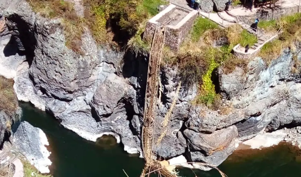 Expertos esperan encontrar el motivo del colapso del emblemático puente: Foto: Mincul