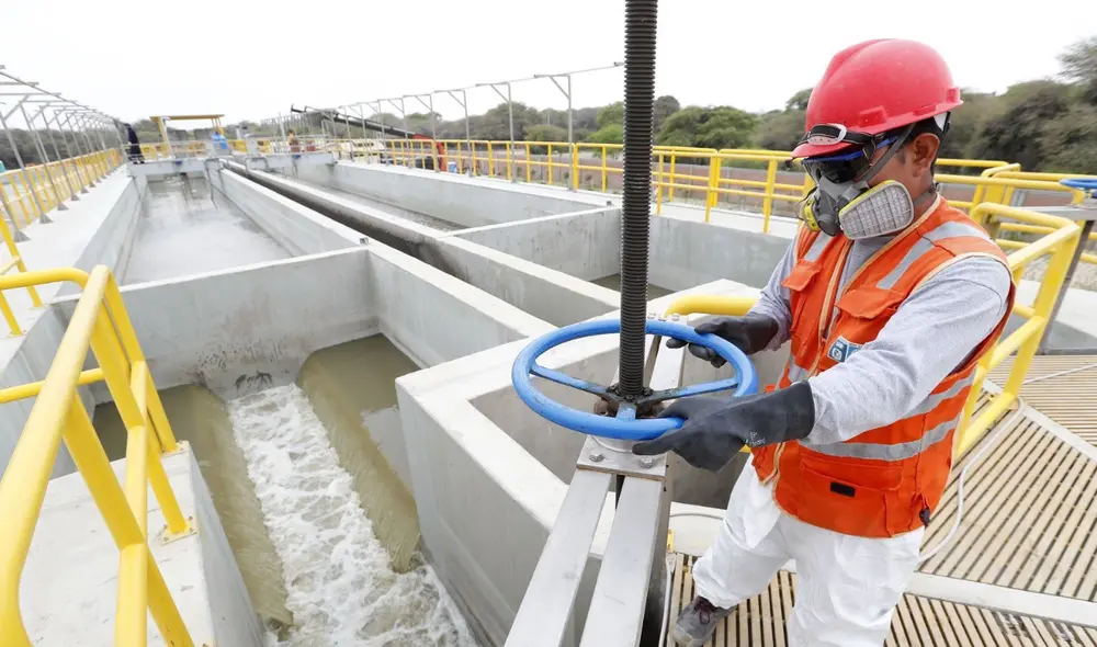 Los fondos se asignaron a obras de saneamiento e infraestructura local. Foto: composición LR/Andina