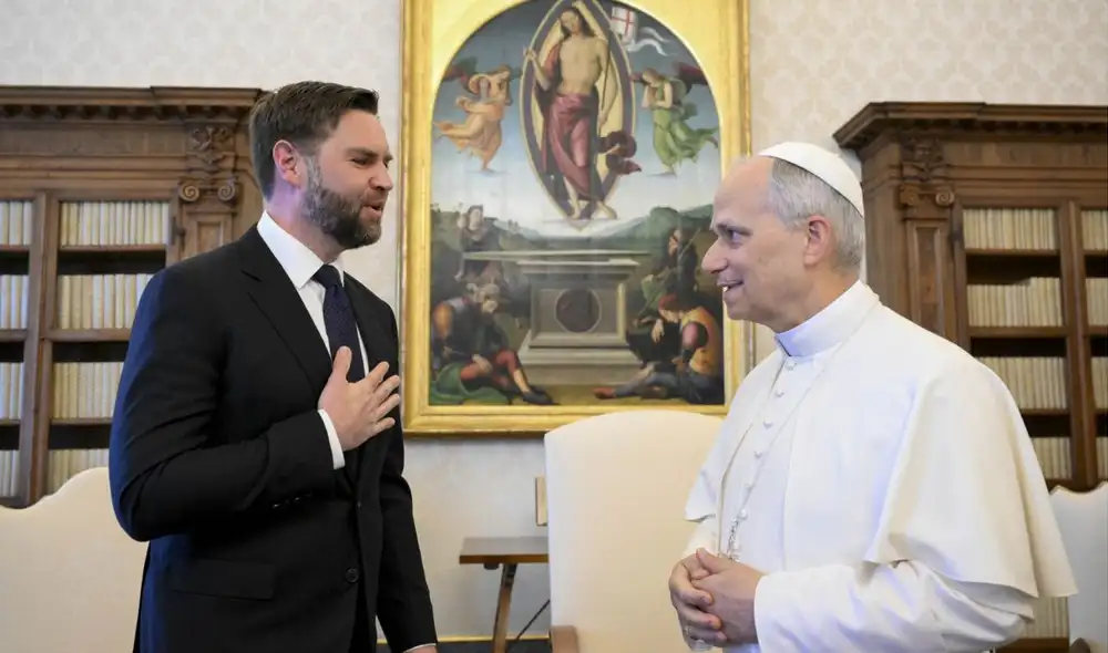 El vicepresidente de EE. UU., JD Vance, se reunió con el papa León XIV en el Vaticano, y le dio carta escrita por Donald Trump.