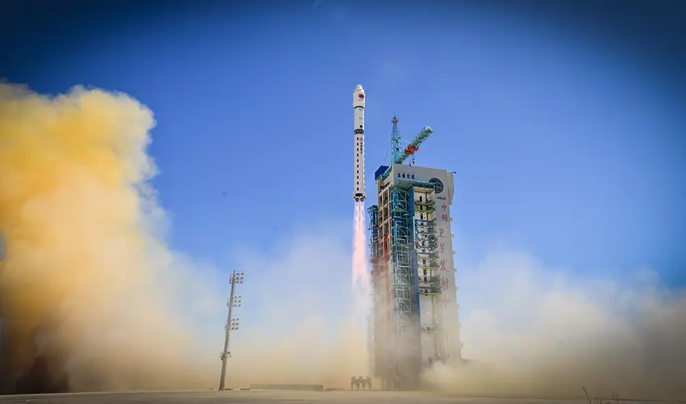 Con miles de satélites en órbita, China busca crear una supercomputadora espacial que funcione con energía solar orbital y realice millones de cálculos por segundo. Foto: CGTN