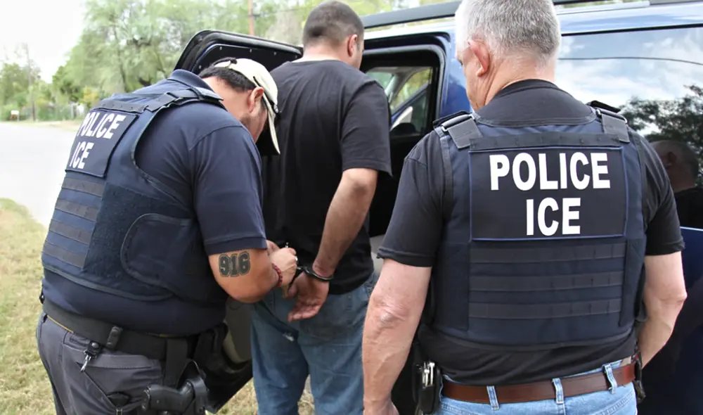 ICE realiza redadas silenciosas que han sorprendido a miles de inmigrantes, generando desconfianza y miedo en la comunidad latina.