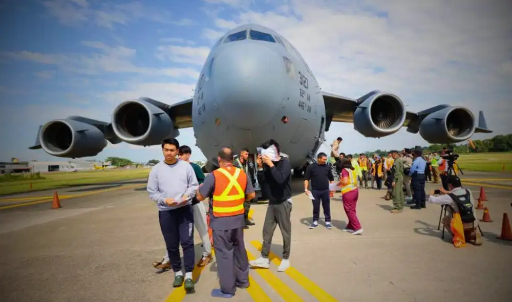 EE. UU. lanza autodeportación con apoyo económico y reingreso legal.