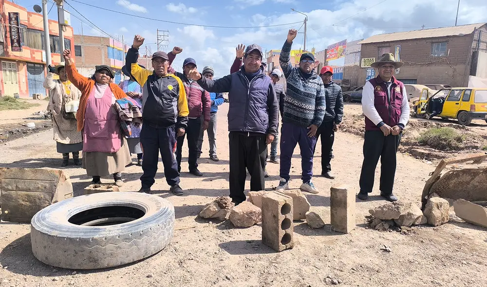 Vecinos anuncian protesta indefinida si no obtienen respuesta. Vecinos anuncian protesta indefinida si no obtienen respuesta.