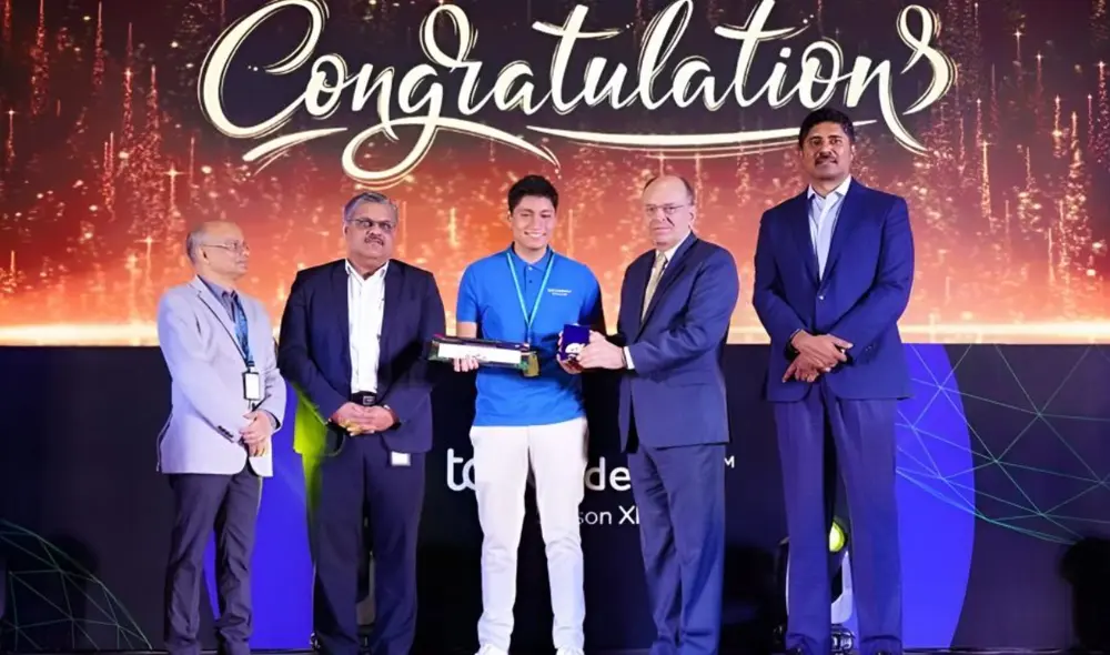 Valdivia fue también el cuarto mejor de América Latina, consolidando su talento en ciencias de la computación.