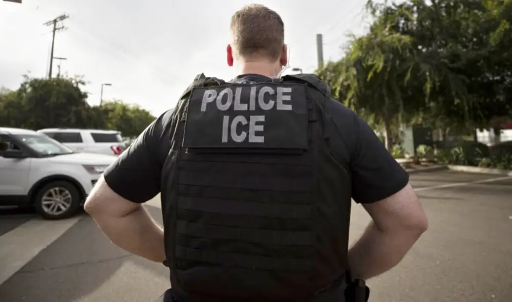 Arlington aprobó eliminar la colaboración con ICE, buscando fortalecer la confianza con la comunidad inmigrante. Arlington aprobó eliminar la colaboración con ICE, buscando fortalecer la confianza con la comunidad inmigrante.