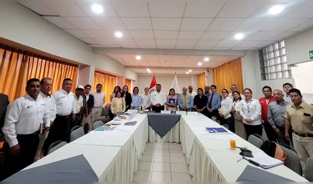 Durante la sesión, se presentaron avances sobre los compromisos de la Mesa y se definieron nuevas acciones.