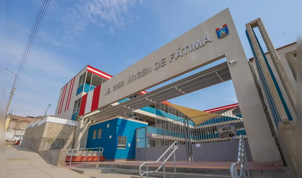 Dina Boluarte, junto al ministro de Educación, Morgan Quero, entregó la IE 3058 Virgen de Fátima. Foto: Minedu