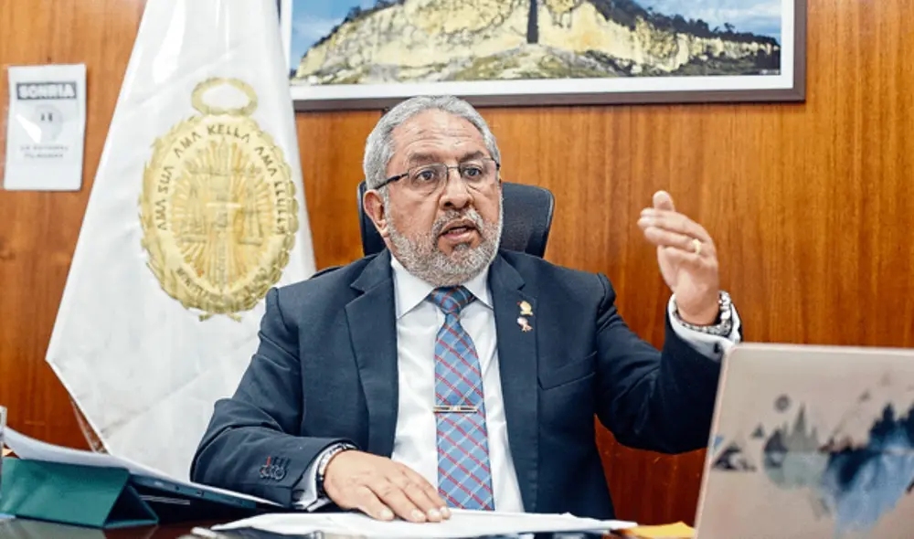 La fiscal de la Nación denunció al jefe de la ANC, Juan Fernández Jerí, por afectar los derechos de José Domingo Pérez. Foto: La República.