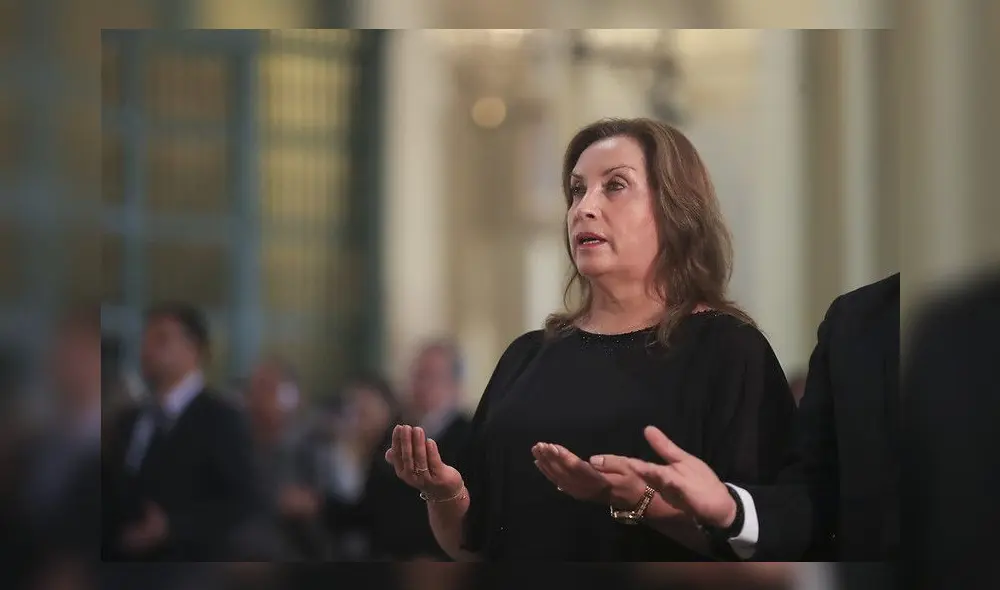 ¿Un gobierno con las manos manchadas? Dina Boluarte se aferra al cargo y el Congreso calcula hasta cuándo sostenerla. ¿Un gobierno con las manos manchadas? Dina Boluarte se aferra al cargo y el Congreso calcula hasta cuándo sostenerla.