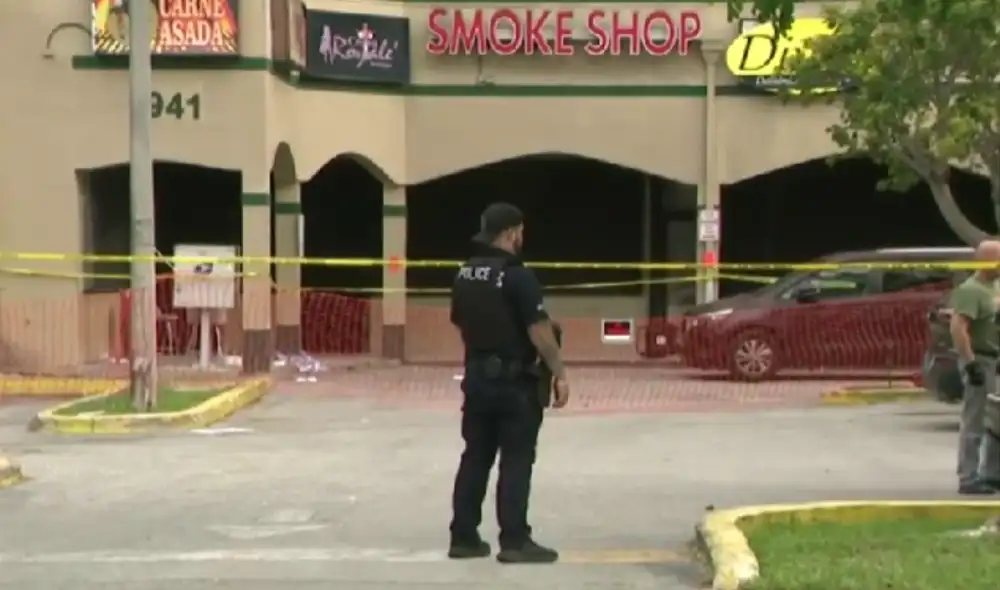 Una panadería de un centro comercial en Florida colapsa tras explosión de propano. Una panadería de un centro comercial en Florida colapsa tras explosión de propano.