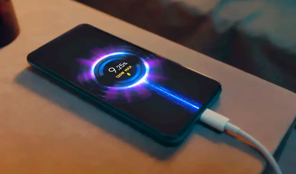 No es recomendable que tu smartphone cargue toda la noche. No es recomendable que tu smartphone cargue toda la noche.