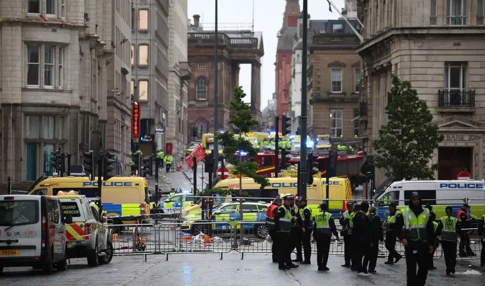 El atropello ocurrió durante celebraciones del Liverpool FC por la obtención de la Premier League. Foto: Adam Vaughan / EFE