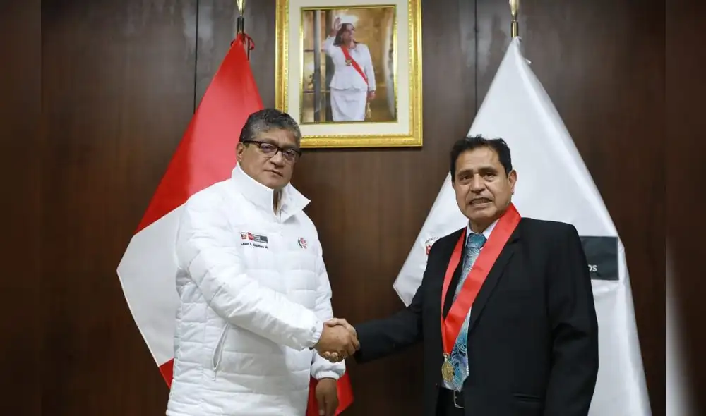 Ambas autoridades se comprometieron a apoyar las gestiones para aumentar la flota vehicular. Ambas autoridades se comprometieron a apoyar las gestiones para aumentar la flota vehicular.