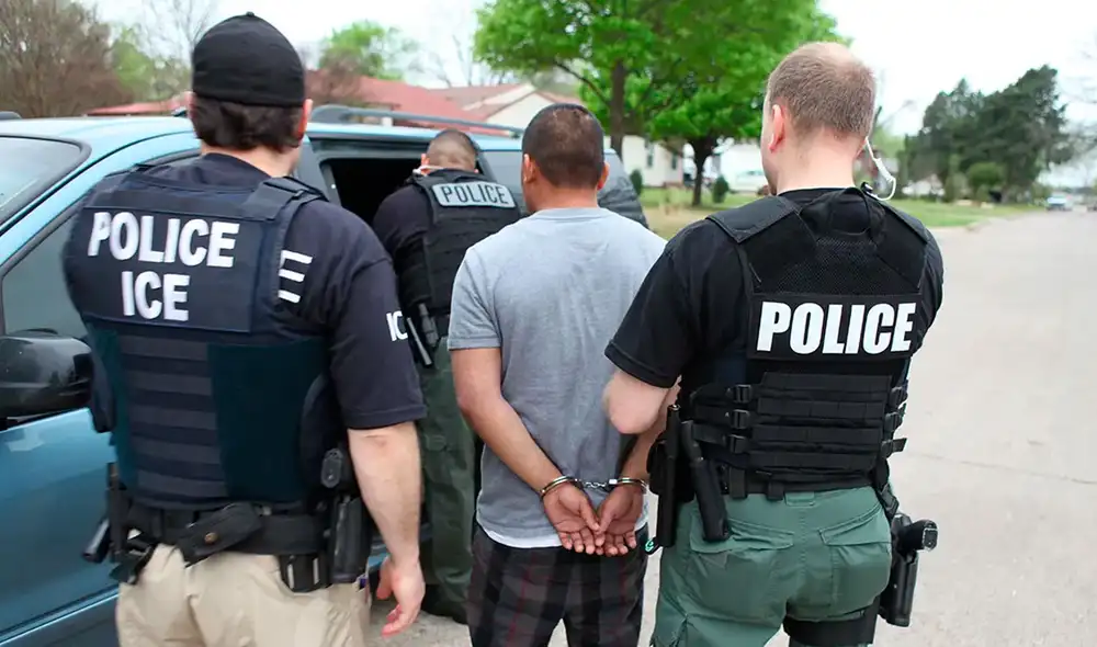 ICE detiene a más de 400 inmigrantes en sus redadas fuera de Estados Unidos ICE detiene a más de 400 inmigrantes en sus redadas fuera de Estados Unidos