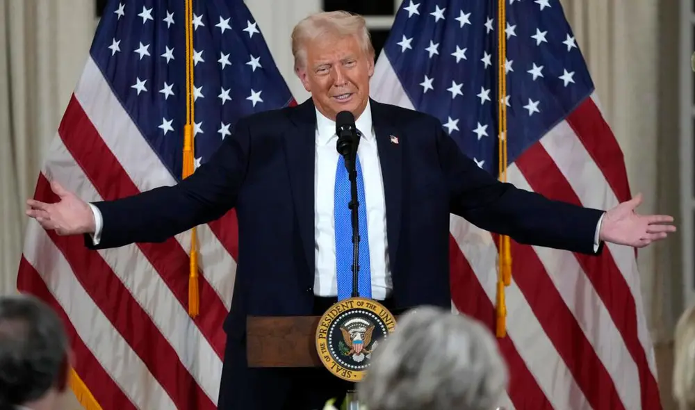 Donald Trump maneja una nueva herramienta gracias al USCIS para localizar inmigrantes.