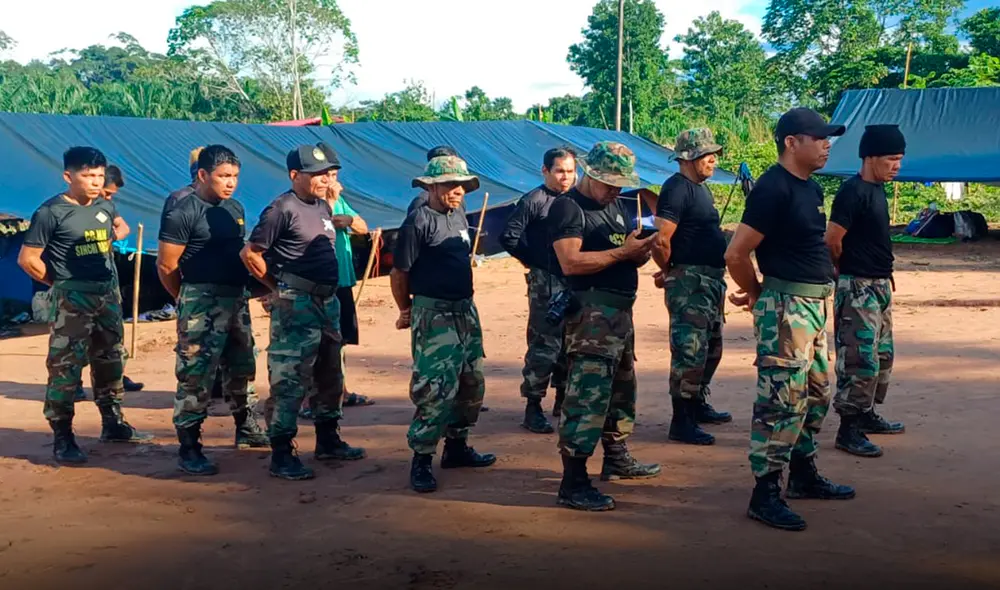 Ante la arremetida de los narcos, y la ausencia de las fuerza de seguridad, la comunidad de Kakataibo ha organizado una Guardia Indígena para defender su territorio. Foto: Guardia Indígena Ante la arremetida de los narcos, y la ausencia de las fuerza de seguridad, la comunidad de Kakataibo ha organizado una Guardia Indígena para defender su territorio. Foto: Guardia Indígena