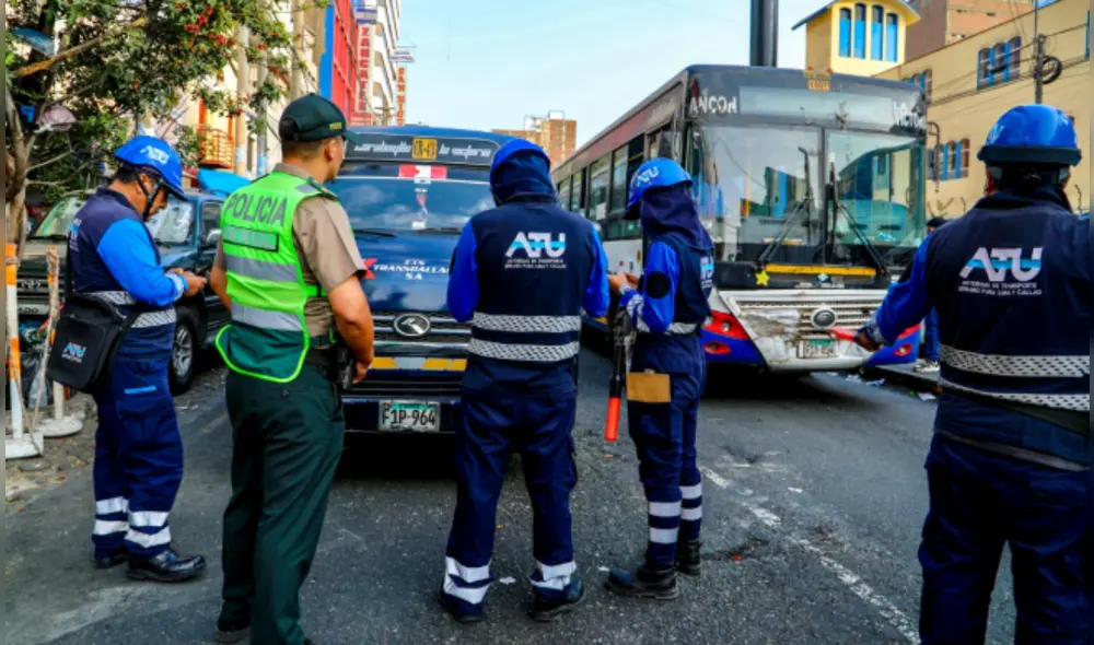 La ATU capacitó a más de 100 taxistas en seguridad vial, gestión de emociones e inglés. La ATU capacitó a más de 100 taxistas en seguridad vial, gestión de emociones e inglés.