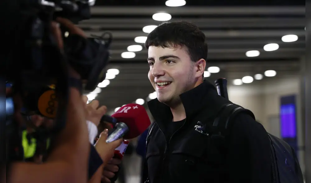 El vuelo de Aerolíneas Argentinas aterrizó en Lima a las 7.55 p.m. el 15 de mayo. Foto: Andina El vuelo de Aerolíneas Argentinas aterrizó en Lima a las 7.55 p.m. el 15 de mayo. Foto: Andina