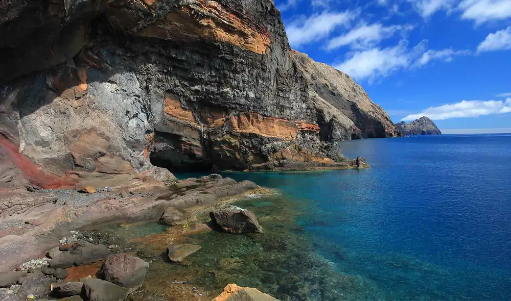 Las Islas Desertas están totalmente deshabitadas debido a su compleja morfología y acceso limitado. Foto: 20minutos Las Islas Desertas están totalmente deshabitadas debido a su compleja morfología y acceso limitado. Foto: 20minutos