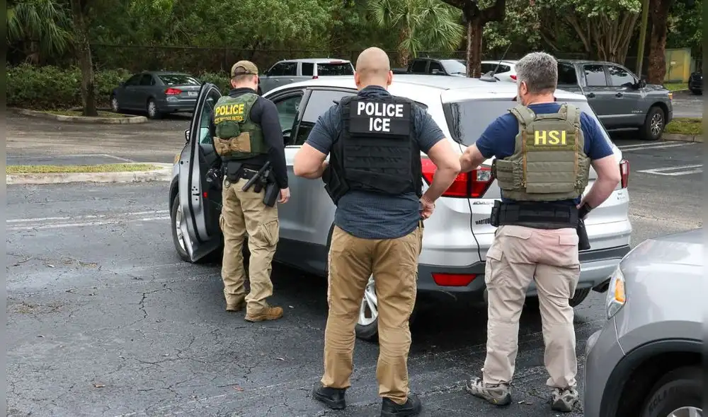 ICE confirmó que emitió órdenes de deportación contra 7 inmigrantes acusados de crímenes en diversos estados en Estados Unidos.