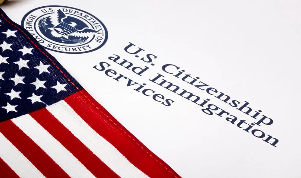 Un nuevo grupo de inmigrantes están obligados a registrarse en USCIS en 2025. Un nuevo grupo de inmigrantes están obligados a registrarse en USCIS en 2025.