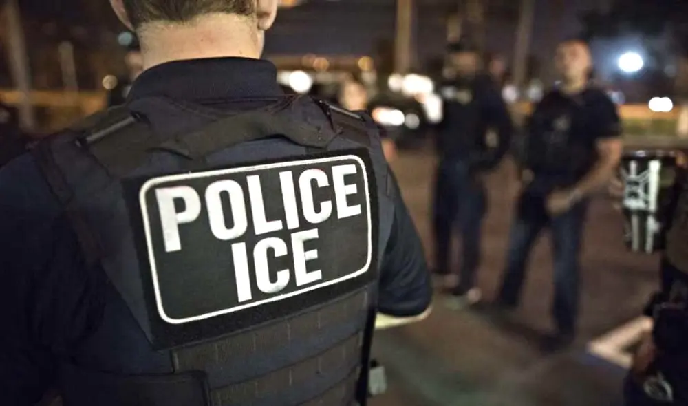 Agentes del ICE intentaron ingresar a una planta empacadora en California, pero fueron detenidos por el personal.