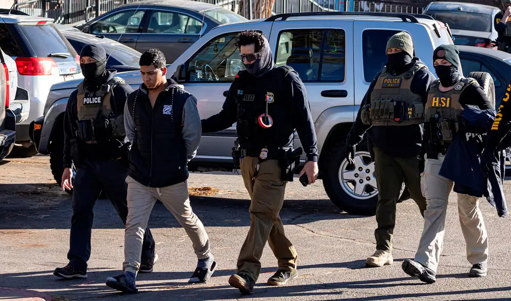 Mujer pago una cifra fuerte en una estafa para liberar a sus hermanos del ICE en Alabama.