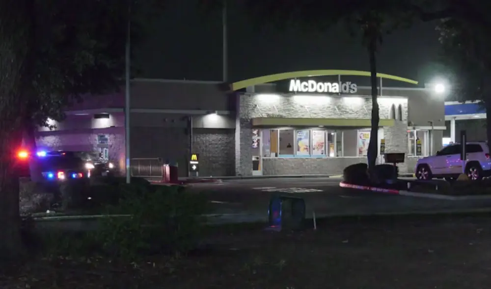 Empleado de McDonald's murió tras ser baleado en disputa con gerente y su hermano en Houston.