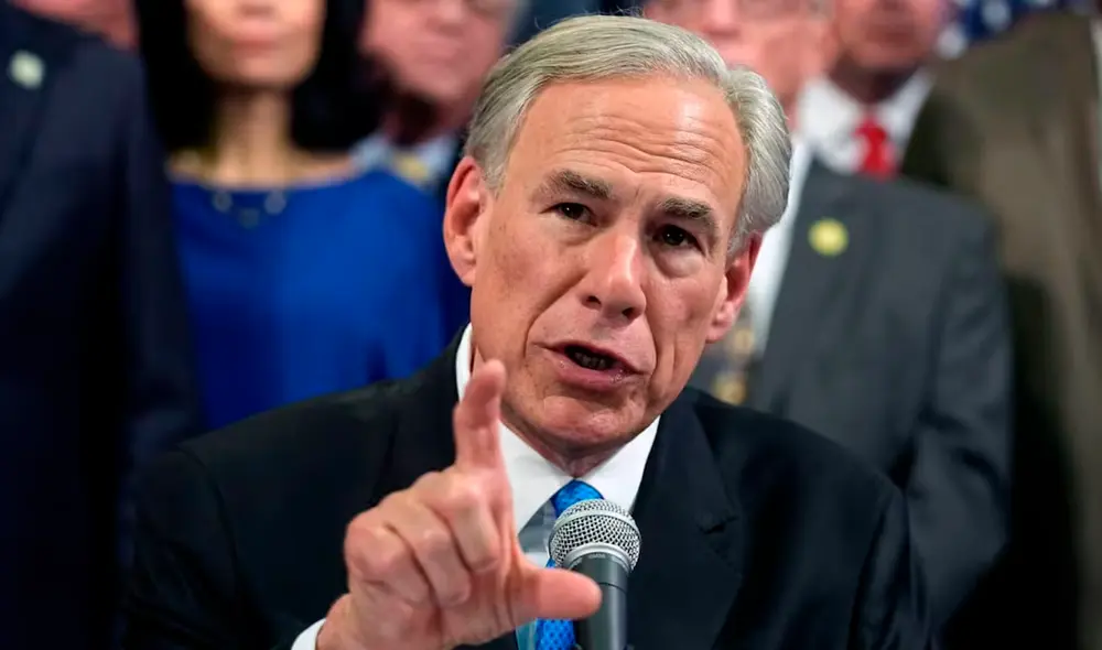 Greg Abbott firma una resolución que limita el derecho al voto para los inmigrantes en Texas.