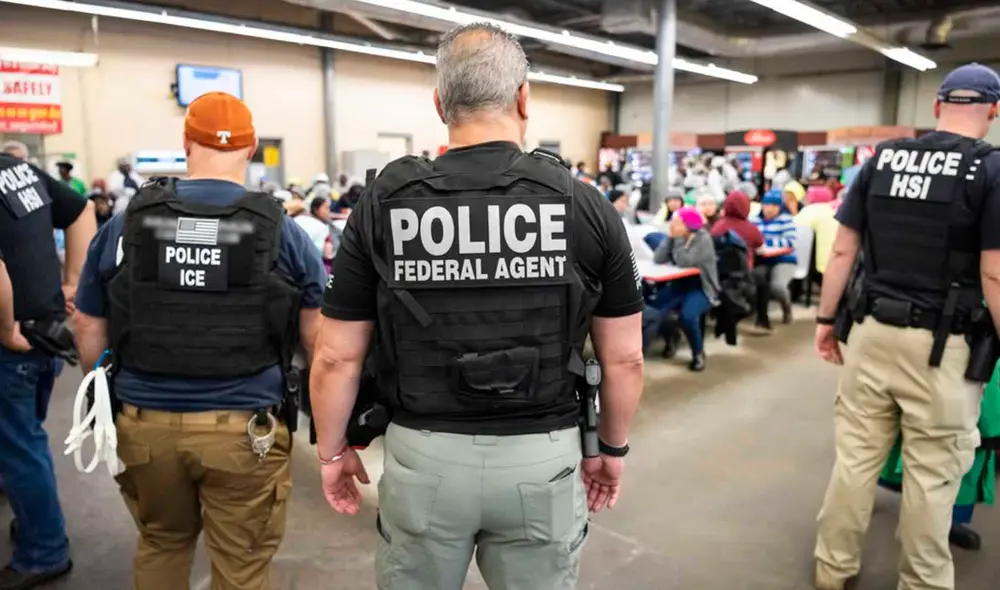 ICE arrestó más de 2.000 mil inmigrantes en Estados Unidos en un solo día. ICE arrestó más de 2.000 mil inmigrantes en Estados Unidos en un solo día.