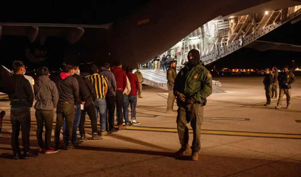 Inmigrantes en EE.UU. que no tengan en línea sus visas, pueden ser deportados inmediatamente. Inmigrantes en EE.UU. que no tengan en línea sus visas, pueden ser deportados inmediatamente.