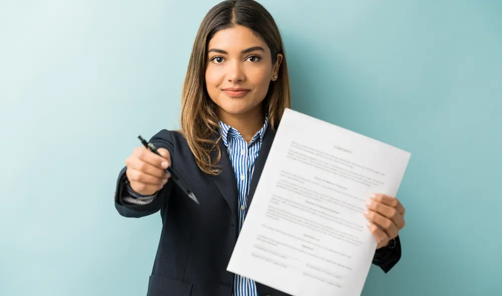 La carta de renuncia laboral sirve para comunicar al empleador que se desistirá de un cargo y funciones.