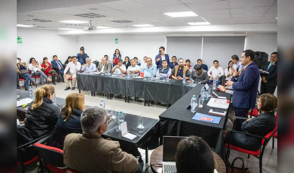 Gobernador Jorge Pérez Flores y la ruta del papa León XIV