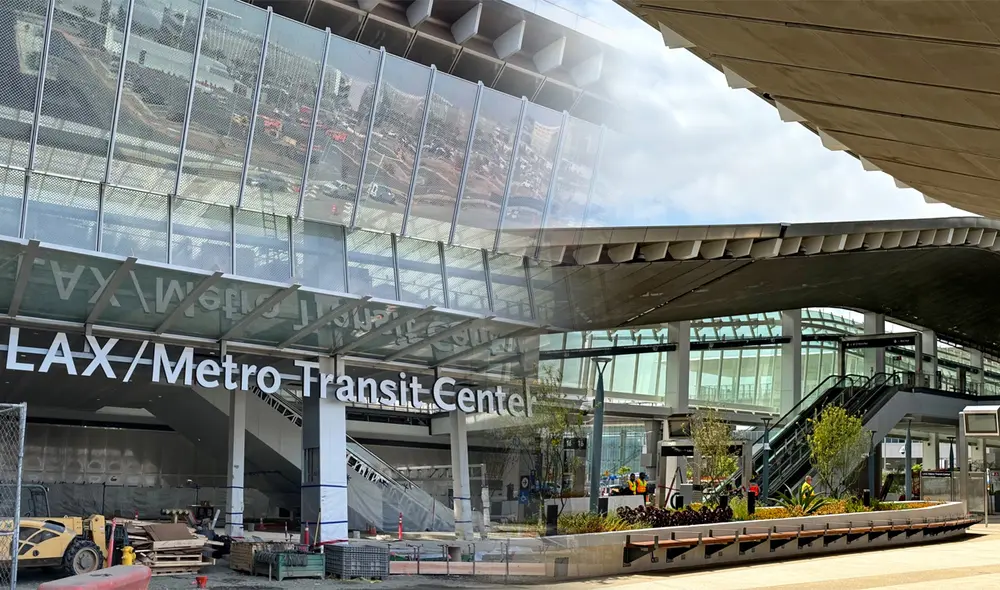 La nueva estación LAX/Metro Transit Center conectará el Aeropuerto Internacional de Los Ángeles