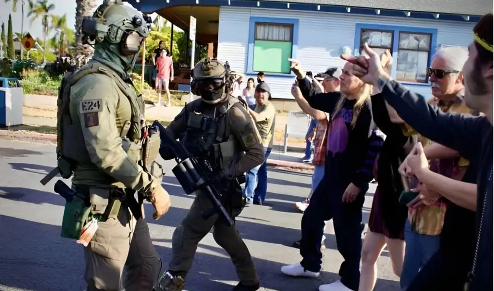 Agentes de ICE irrumpen en restaurantes de San Diego; comunidad protesta. Agentes de ICE irrumpen en restaurantes de San Diego; comunidad protesta.