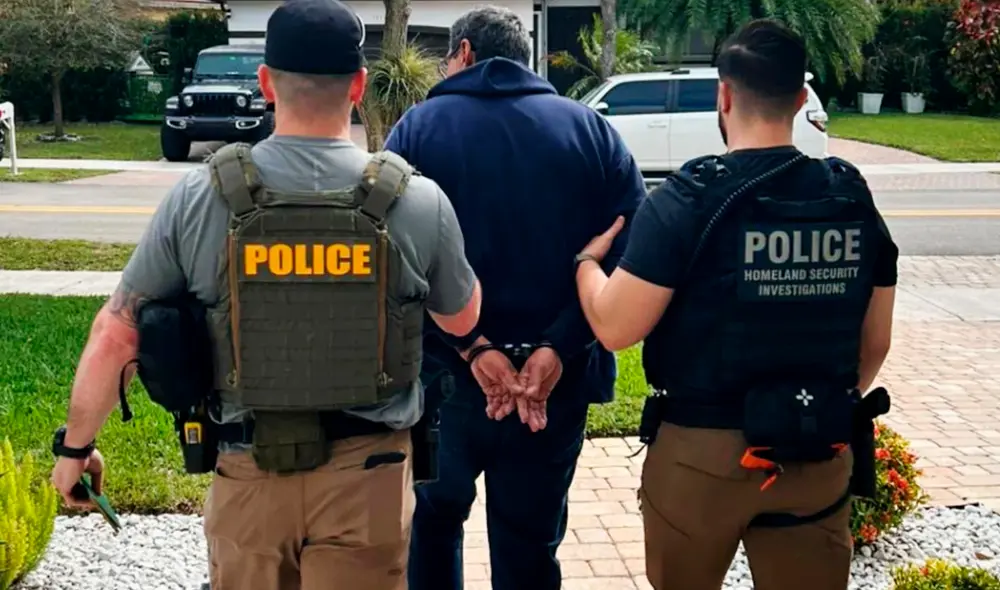 En California, ICE está realizando detención de inmigrantes. En California, ICE está realizando detención de inmigrantes.