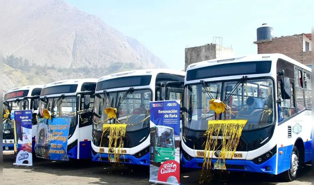 La ATU modernizó nuevos buses de la ruta de Lima Este en la capital. Foto: Composición LR/Andina
