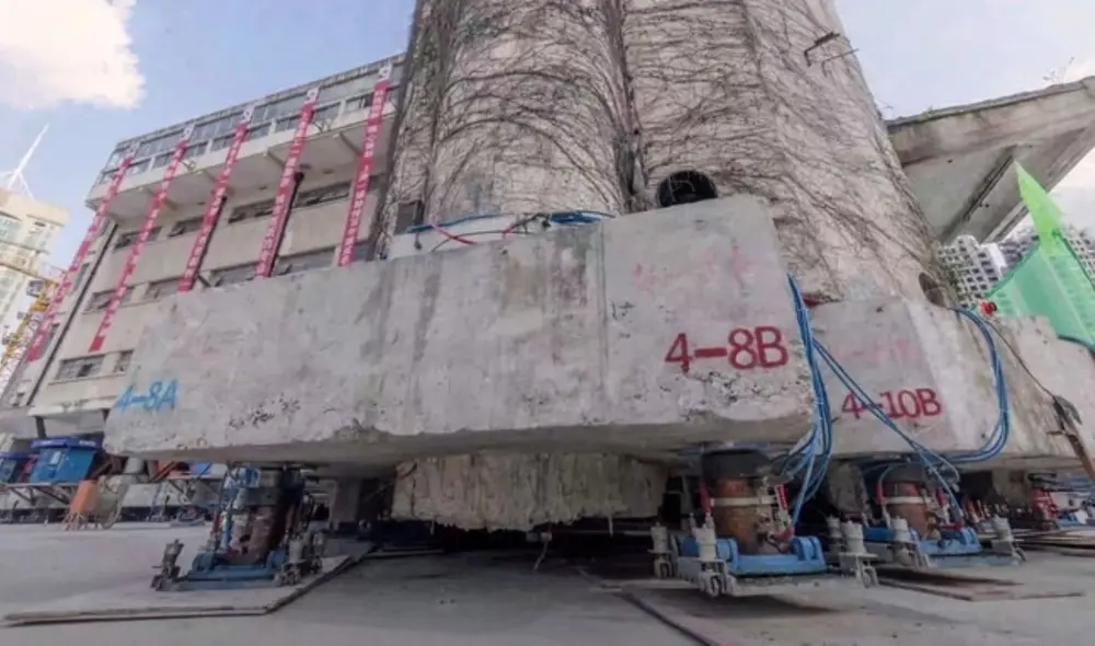 Estos robots avanzan lentos, pero con decisión, a una velocidad muy reducida al día, "caminan". Foto: Xakata