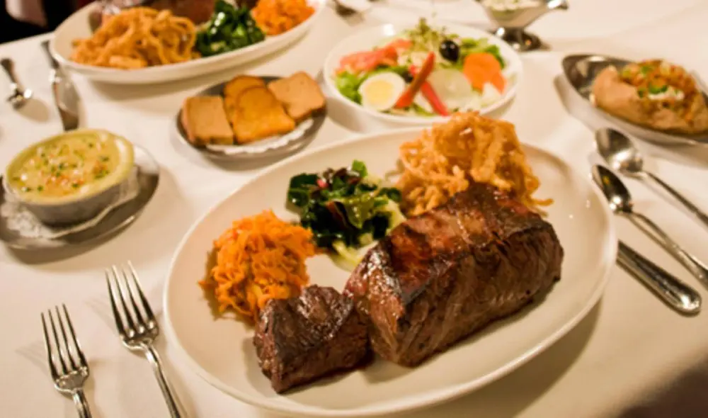 Bern’s Steak House se alza como el restaurante que sirve el mejor filete en Florida.