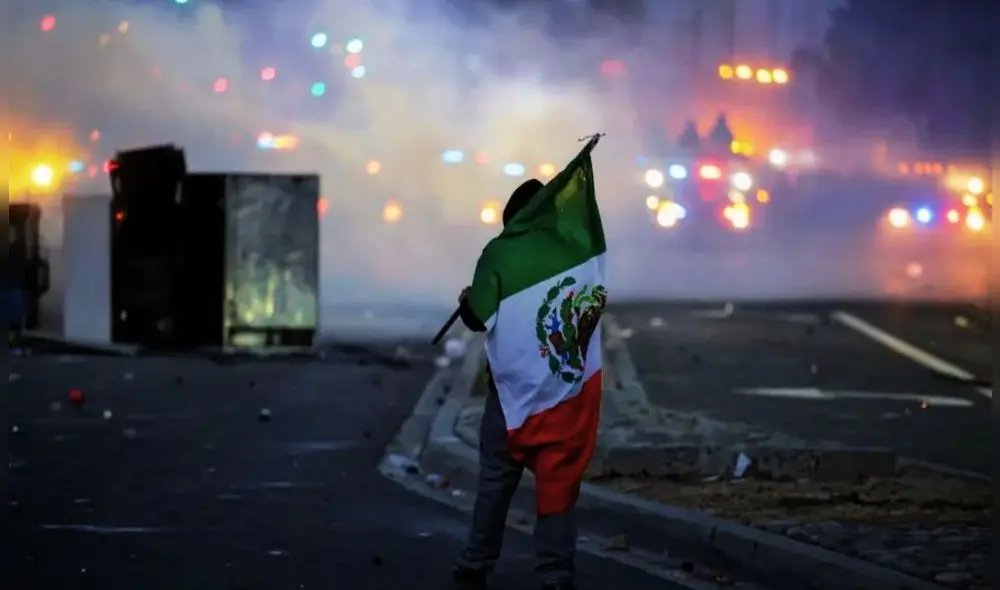 Hijos de mexicanos salen a protestar para defender los derechos de sus padres y de los que no pueden.