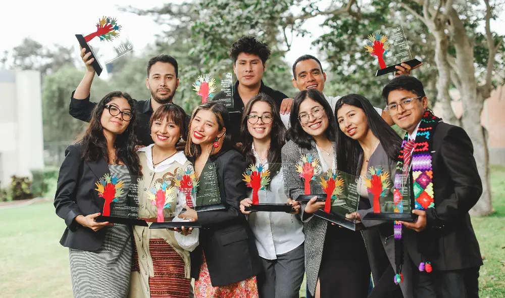 Estos emprendimientos buscan resolver problemáticas sociales desde una perspectiva sostenible. Estos emprendimientos buscan resolver problemáticas sociales desde una perspectiva sostenible.