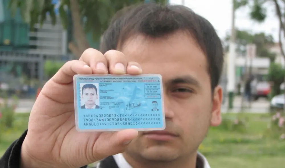 La foto que presentes para el DNI debe cumplir con los requisitos que solicita Reniec.